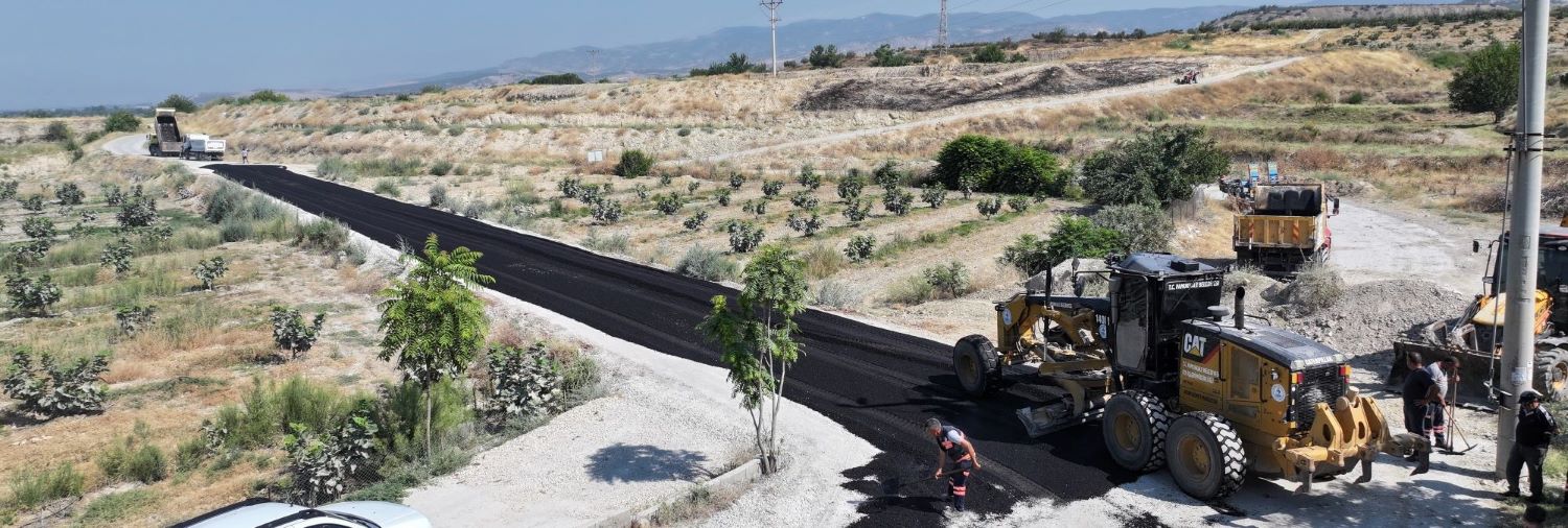 BAŞKAN ERTEMUR: “ASFALTLAMADIK YER BIRAKMAYACAĞIZ”