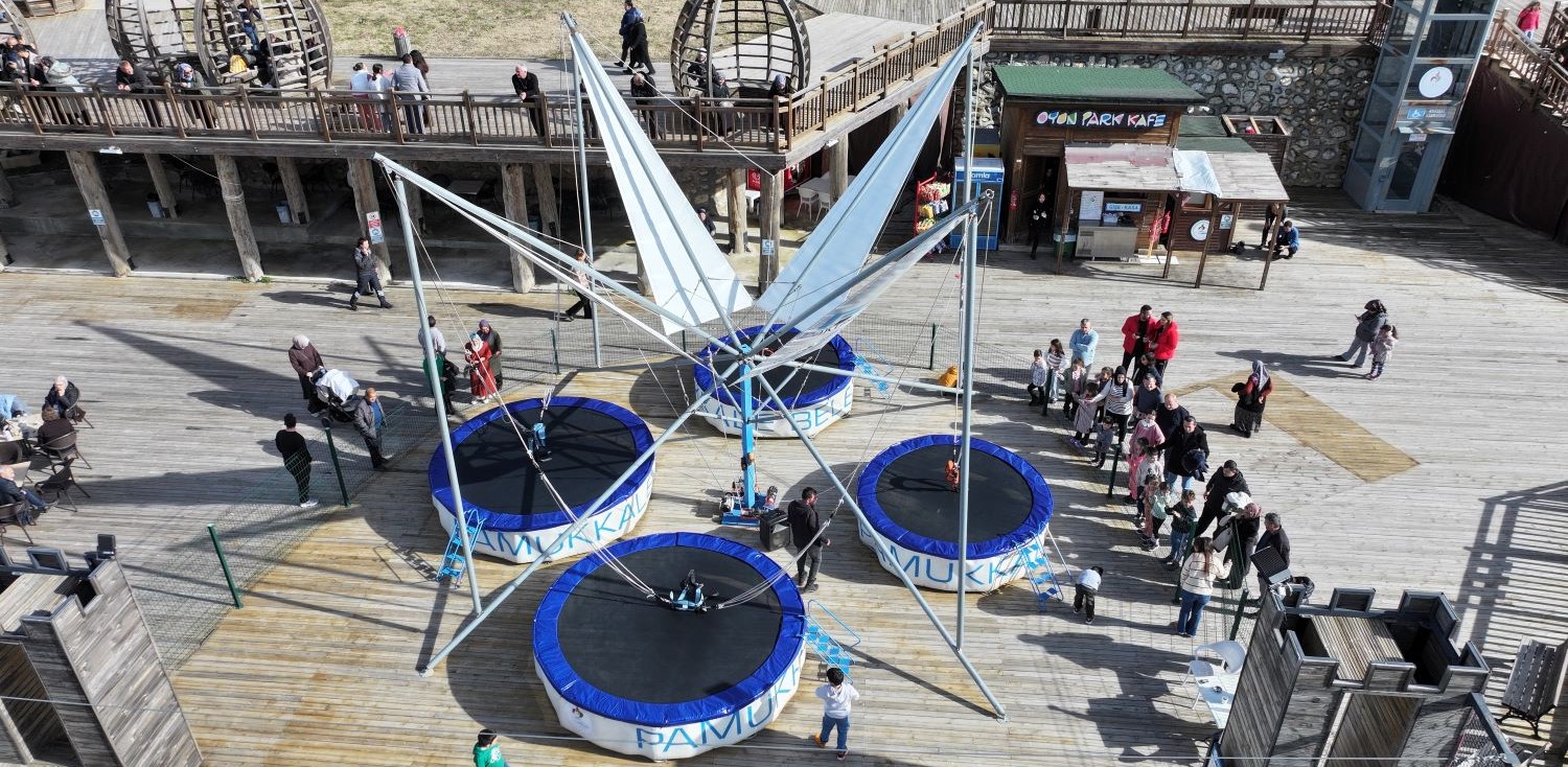 PAMUKKALE’DE BAYRAM SEVİNCİ İKİYE KATLANIYOR: SEYİR TEPESİ ÜCRETSİZ!