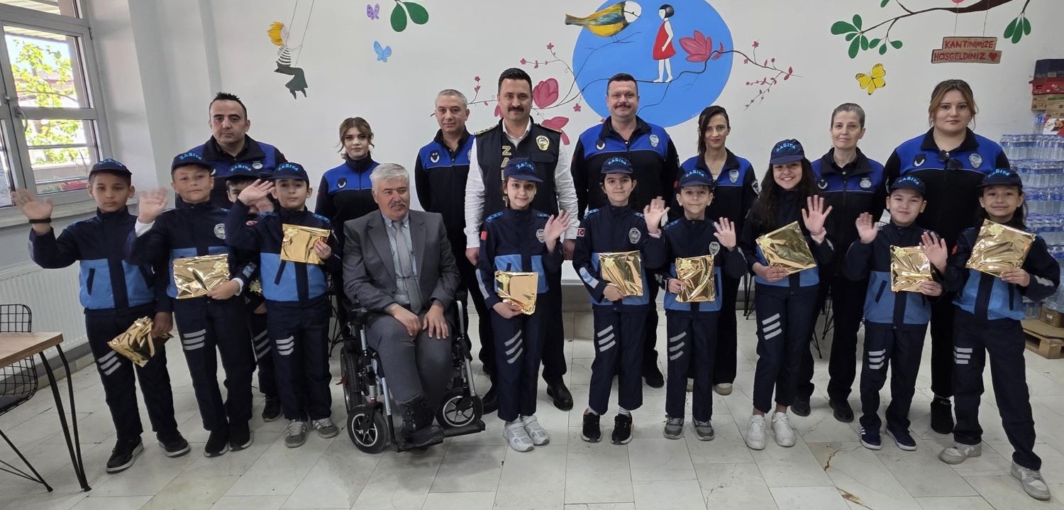 PAMUKKALE’NİN MİNİK ZABITALARI GÖREV BAŞINDA: KANTİNLER ARTIK ONLARA EMANET!