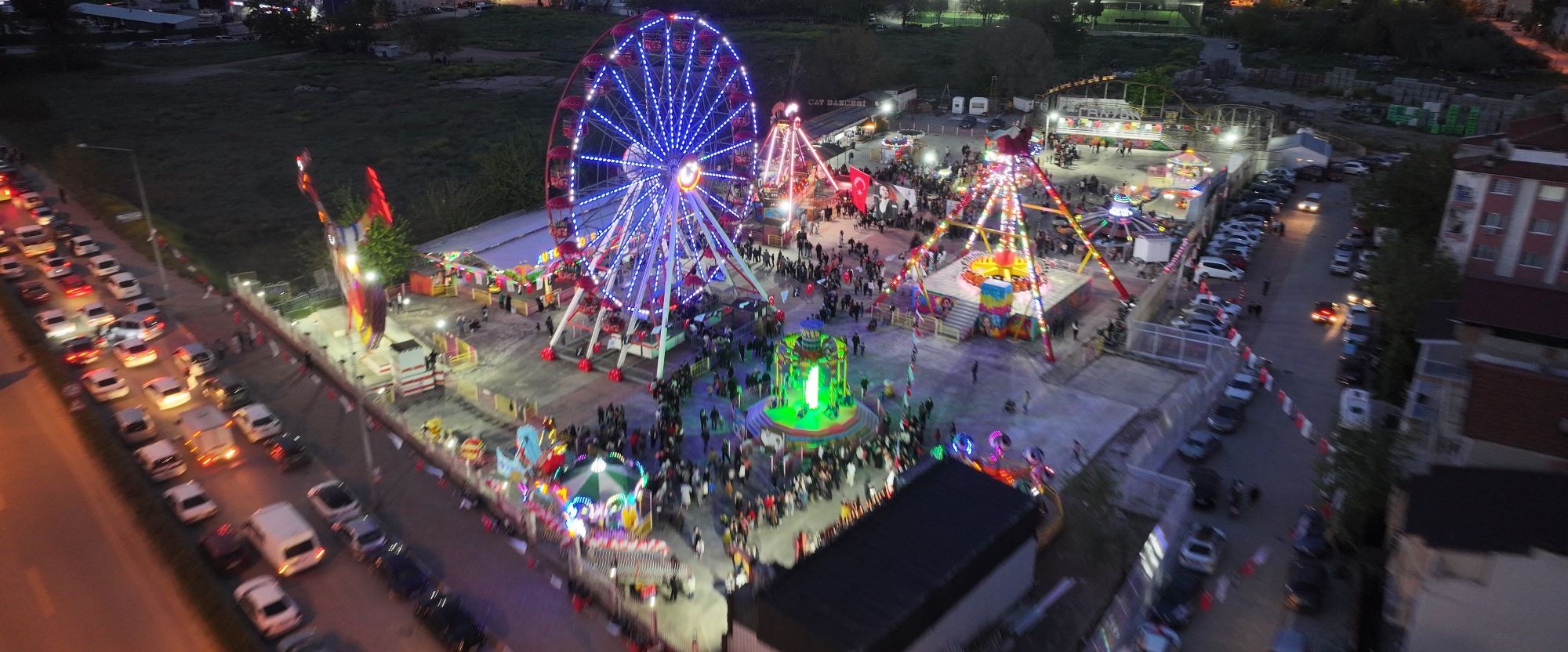 PAMUKKALE’DE BAYRAM COŞKUSU BİTMİYOR: LUNAPARK KEYFİ 2 GÜN DAHA UZATILDI