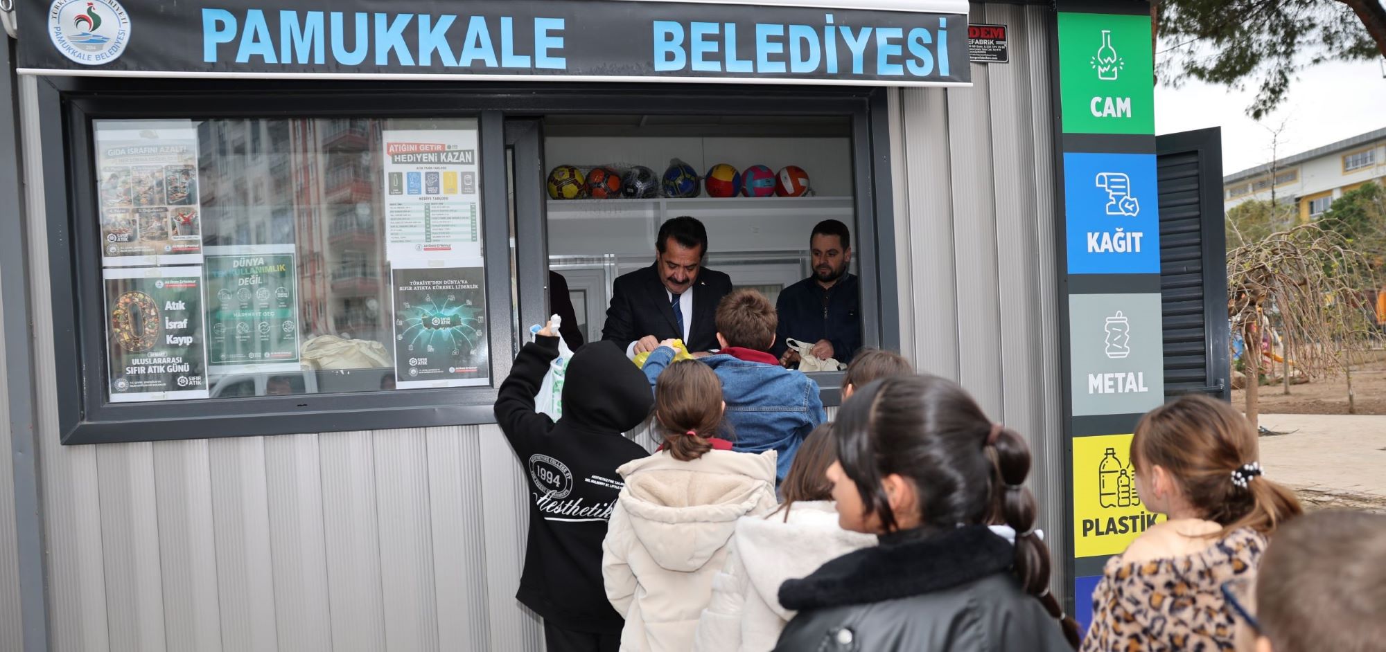 PAMUKKALE’DE ATIKLAR SEVİNCE DÖNÜŞTÜ: MİNİK ÇEVRECİLER HEM EĞLENDİ HEM KAZANDI!